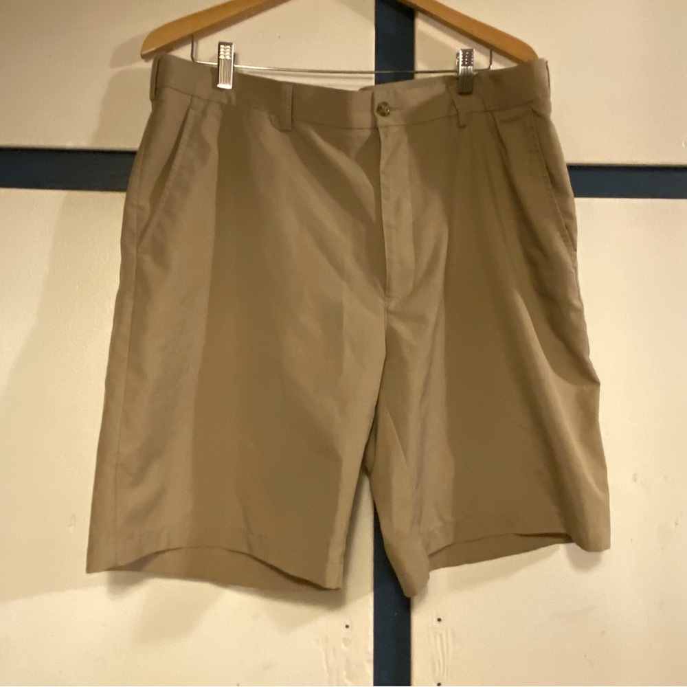 PGA Tour Shorts Mens Size 38 Classic Tan Flat Front Men's Golf Shorts Pockets